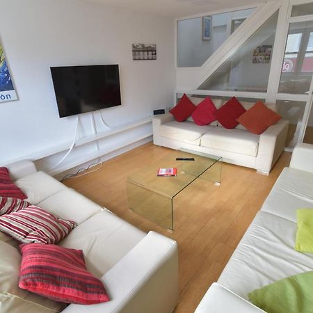 Beach Central With Allocated Parking And Patio Brighton Exterior foto
