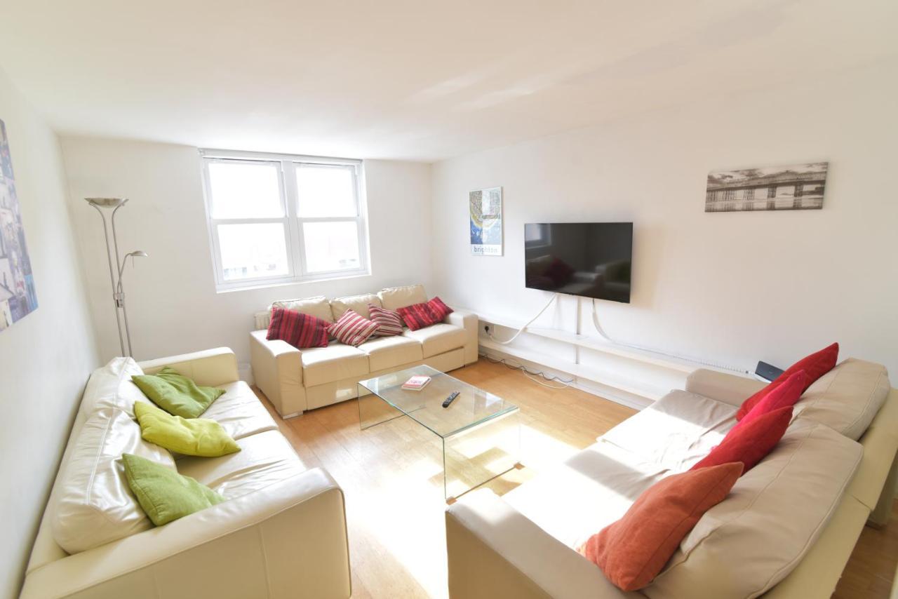 Beach Central With Allocated Parking And Patio Brighton Exterior foto