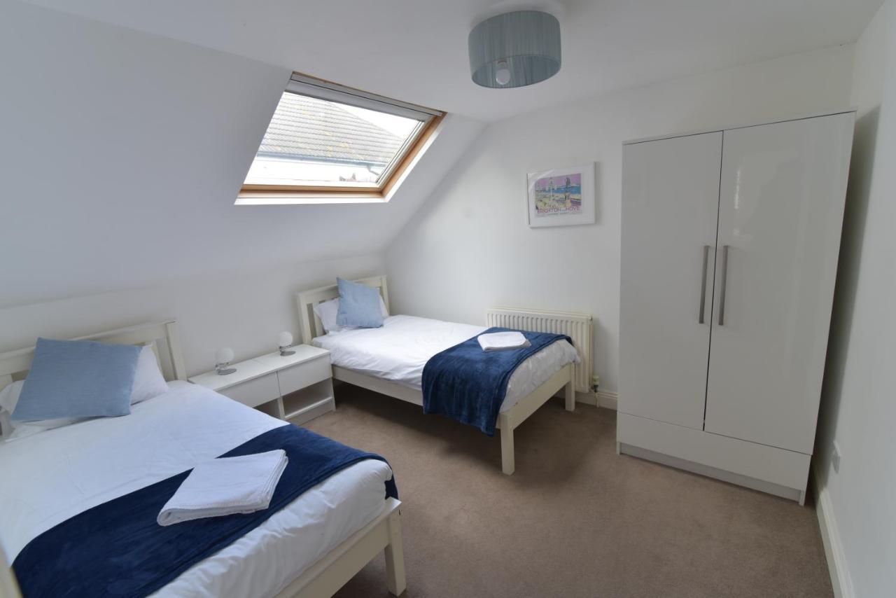 Beach Central With Allocated Parking And Patio Brighton Exterior foto